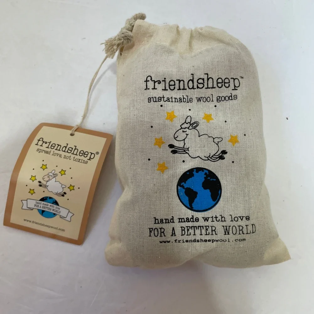 NEW WITH TAGS FRIENDSHEEP ECO WOOL‎ PET TOY BALLS BAG OF SIX BALLS